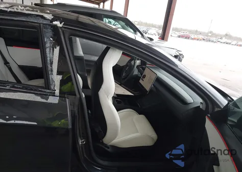 2024 Tesla Model 3 Performance All-Wheel Drive z USA, uszkodzony, nr VIN 5YJ3E1ET1RF821002